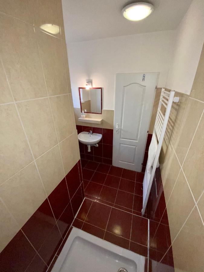 Apartmanovy Dom Flora Veľký Meder Exteriör bild