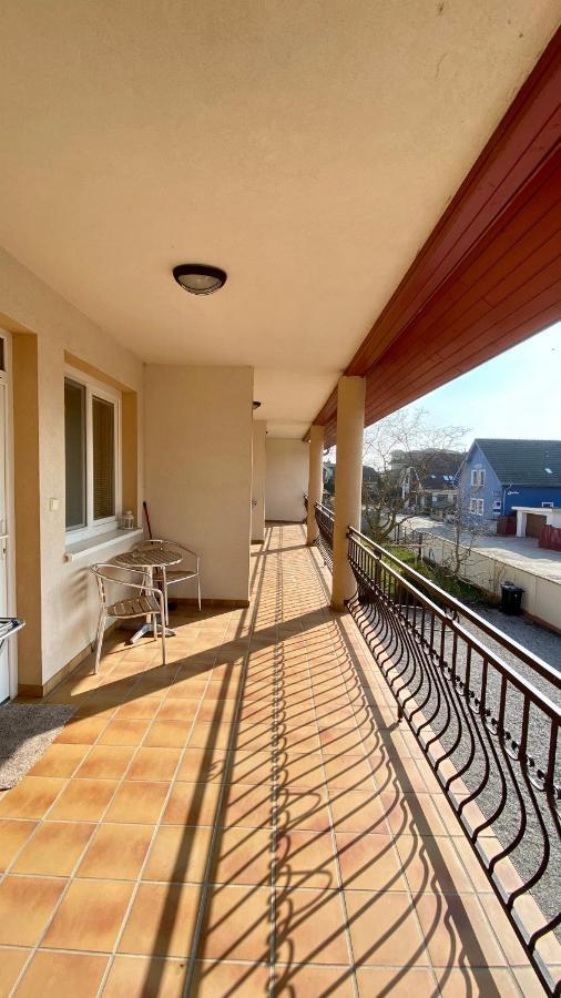 Apartmanovy Dom Flora Veľký Meder Exteriör bild