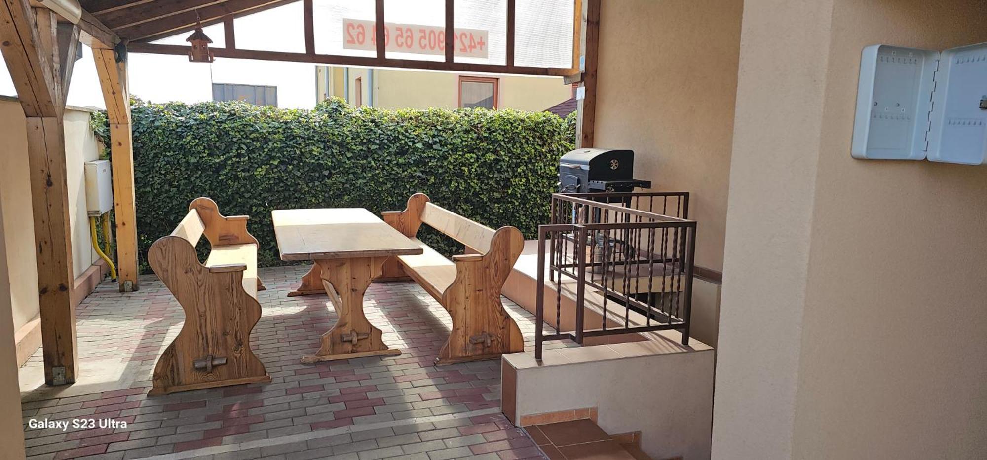 Apartmanovy Dom Flora Veľký Meder Exteriör bild